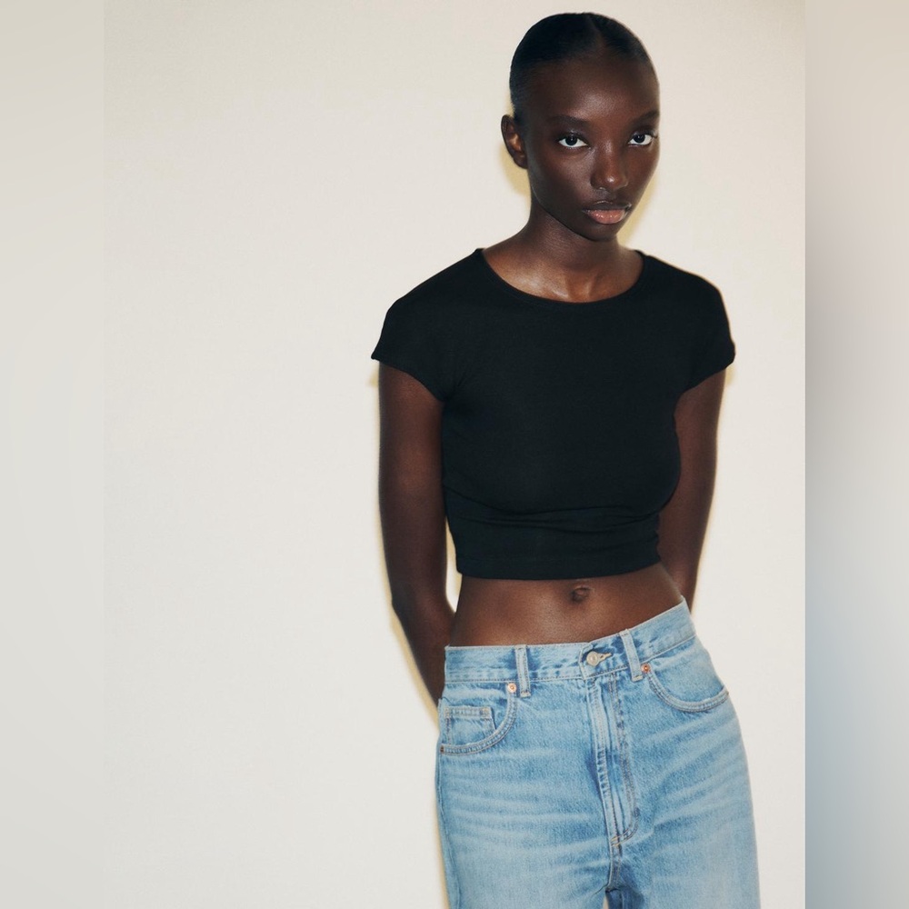 NWOT Women’s Zara Black Cotton Modal Crop T-Shirt, Size S.